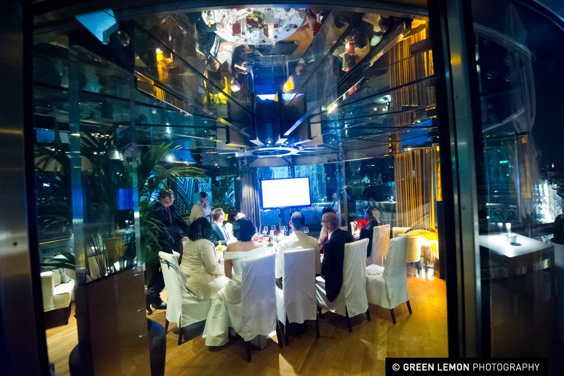 Hochzeitslocation: Heiraten im DO&CO Hotel im Herzen von Wien mit Blick auf den Stephansdom.
Foto © greenlemon.at - DO & CO HOTEL VIENNA