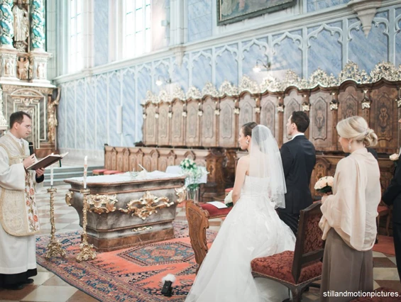 Hochzeit: Eine Trauung im Stift Göttweig in Niederösterreich.
Foto © stillandmotionpictures.com - Benediktinerstift Göttweig