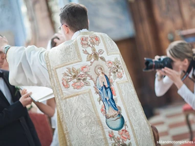 Hochzeit: Eine Trauung im Stift Göttweig in Niederösterreich.
Foto © stillandmotionpictures.com - Benediktinerstift Göttweig