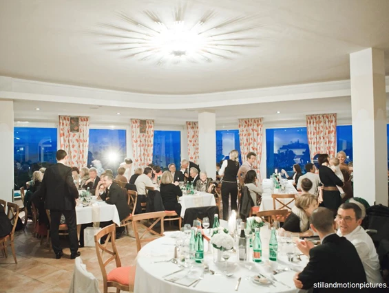 Hochzeit: Heiraten im Stift Göttweig in Niederösterreich.
Foto © stillandmotionpictures.com - Benediktinerstift Göttweig