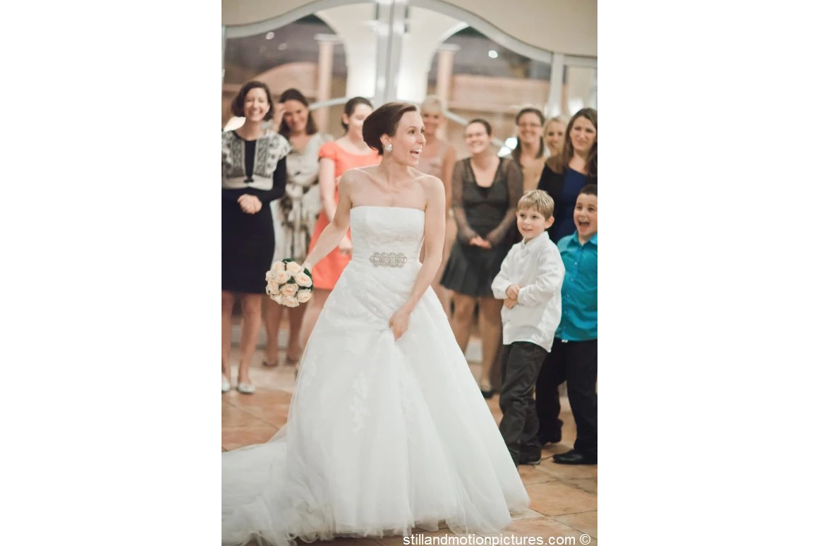 Hochzeit: Brautstrauswerfen im Stift Göttweig in Niederösterreich.
Foto © stillandmotionpictures.com - Benediktinerstift Göttweig