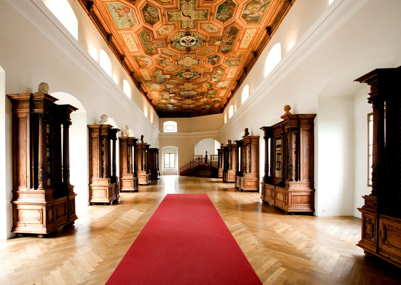 Renaissanceschloss Rosenburg Information about the banquet halls library
