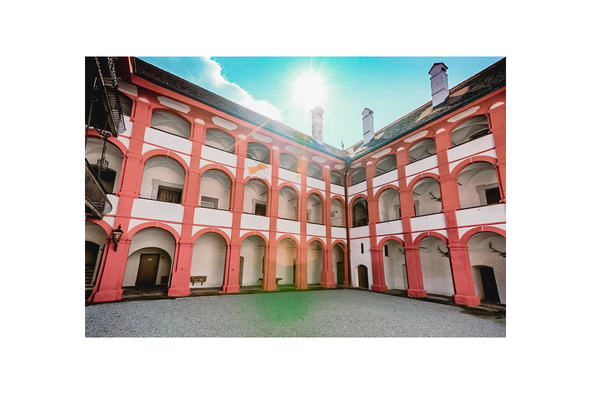 Hochzeitslocation: Schlossinnenhof - Schloss Pernegg