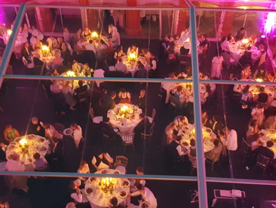 Hochzeitslocation: Festzelt im Schlossinnenhof  - Schloss Pernegg