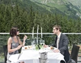 Hochzeit: Dinner auf der Terrasse des Turmes - Gradonna ****s Mountain Resort Châlets & Hotel