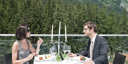 Hochzeit - nächstes Hotel - Tirol - Dinner auf der Terrasse des Turmes - Gradonna ****s Mountain Resort Châlets & Hotel