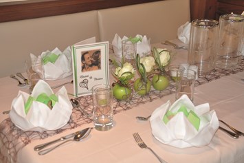 Hochzeit: Die Tischdeko richtet sich ganz nach eurem Geschmack. - Kesselgrubs Ferienwelt