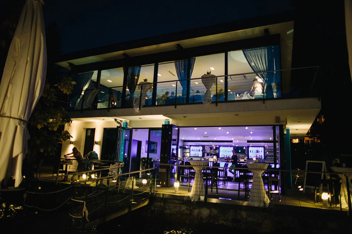 Hochzeitslocation: Foto © henrywelischweddings.com - JILLY_BEACH Wörthersee