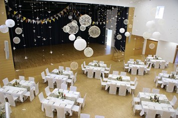 Hochzeit: Hochzeitsfeier im Nibelungensaal - Kulturzentrum Bräuhaus Eferding