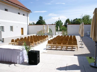 Hochzeitslocation: Trauung im Innenhof - Kulturzentrum Bräuhaus Eferding