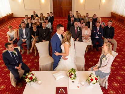 Hochzeit - Höbersdorf - Hotel Stefanie - Standesamtliche Hochzeit im Konferenzsaal - Hotel & Restaurant Stefanie