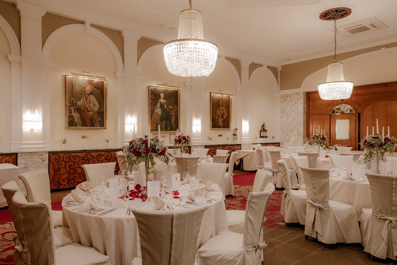 Hotel & Restaurant Stefanie Informations sur les salles de bal CÉLÉBREZ IMPÉRIALEMENT DANS LA SALLE DES FÊTES IMPÉRIALES