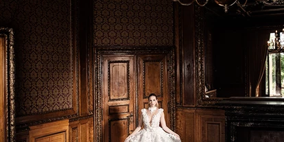Mariage - Bürgel - Shooting der neuen Brautkleidcollection des Designers Aziz Harbak (azizfashiondesign.com) aus Jena auf dem Neuen Jagdschloss Hummelshain. - Jagdschloss Hummelshain