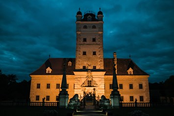 Hochzeit: Das Schloss Greillenstein bei Nacht. - Schloss Greillenstein