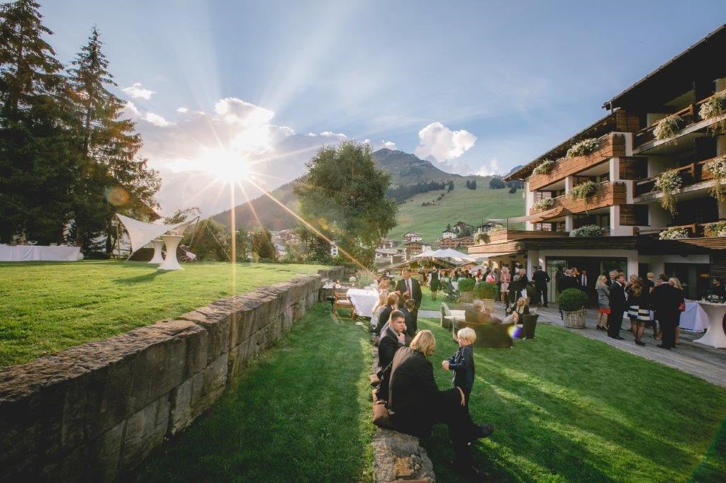 Hochzeit: Hochzeit im Garten - Sonnenuntergang - Der Berghof