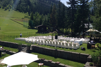 Hochzeit: Bestuhlung Garten (Beispiel) - Der Berghof