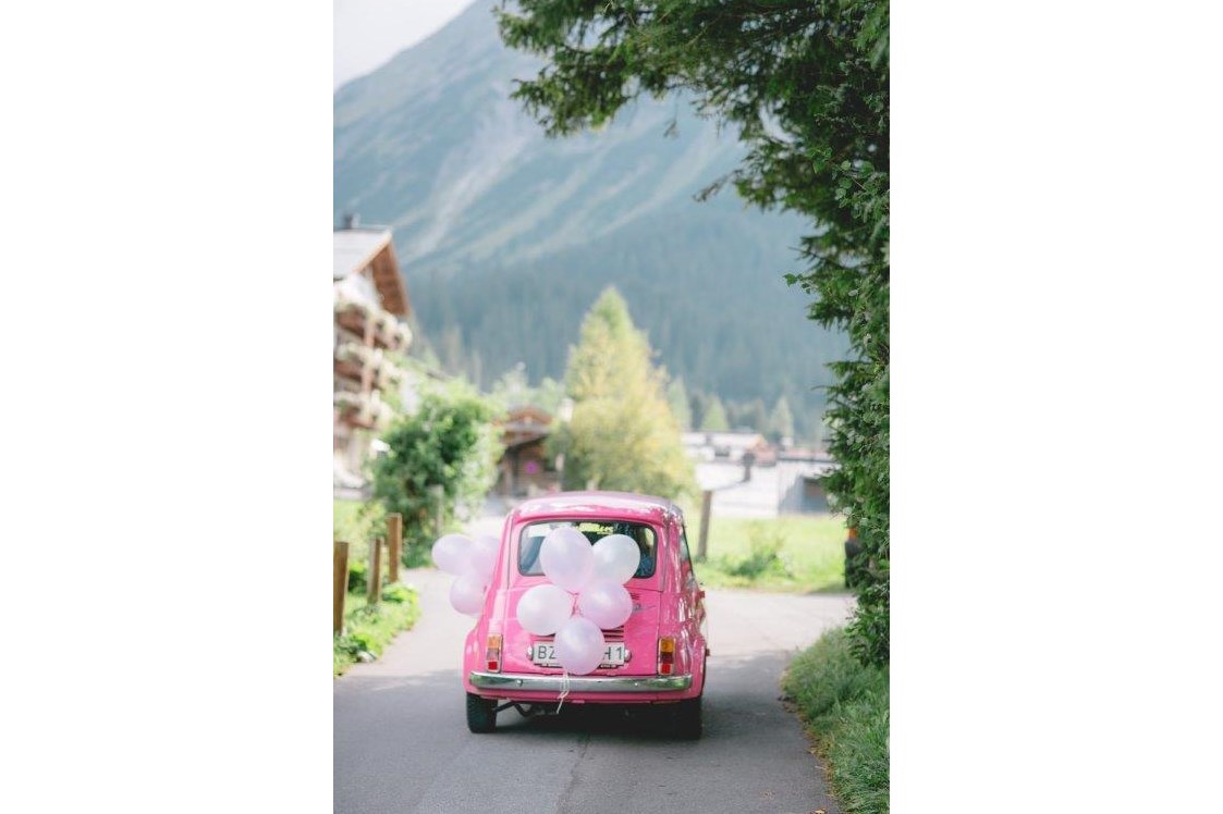 Hochzeit: Braut-Auto - Der Berghof in Lech