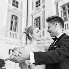 Hochzeit: Ein Brautpaare im Schloss Esterházy im Burgenland. - Schloss Esterházy