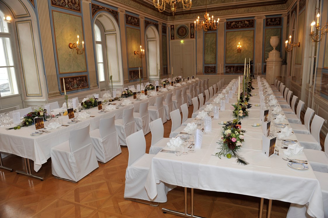 Hochzeit: Auch eine Tafel ist im Empiresaal möglich - Schloss Esterházy