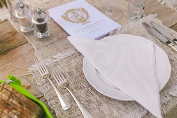 Hochzeit: Tischdekoration im Landhausstil - Hotel Landhaus Moserhof****