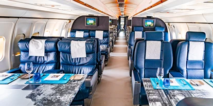 Hochzeit - Parkplatz: Busparkplatz - Passail - Restaurant Boeing B-727 - NOVAPARK Flugzeughotel Graz