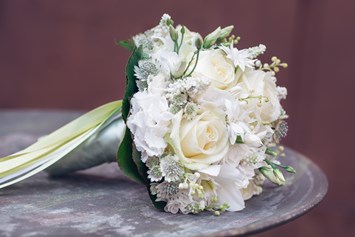 Hochzeit: Brautstrauß aus der hoteleigenen "Blumeninsel" - DAS WEITZER