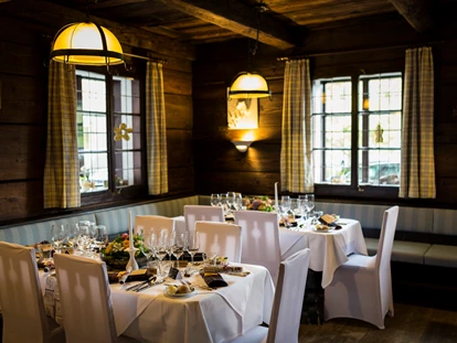 Hochzeit - Bezirk Villach - Hochzeitsfeier Kaminstube, Naturel Hoteldorf SCHÖNLEITN, bis zu 40 Personen - Naturel Hotels & Resorts, Dorf SCHÖNLEITN & Dorf SEELEITN