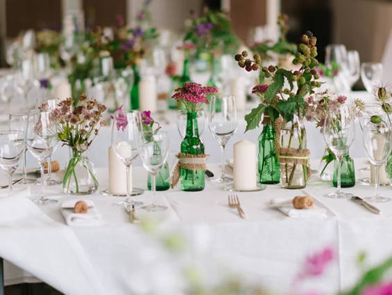 Hochzeit: Heiraten im Weingut Zimmermann in Klosterneuburg.
Foto © belleandsass.com - Weingut Zimmermann