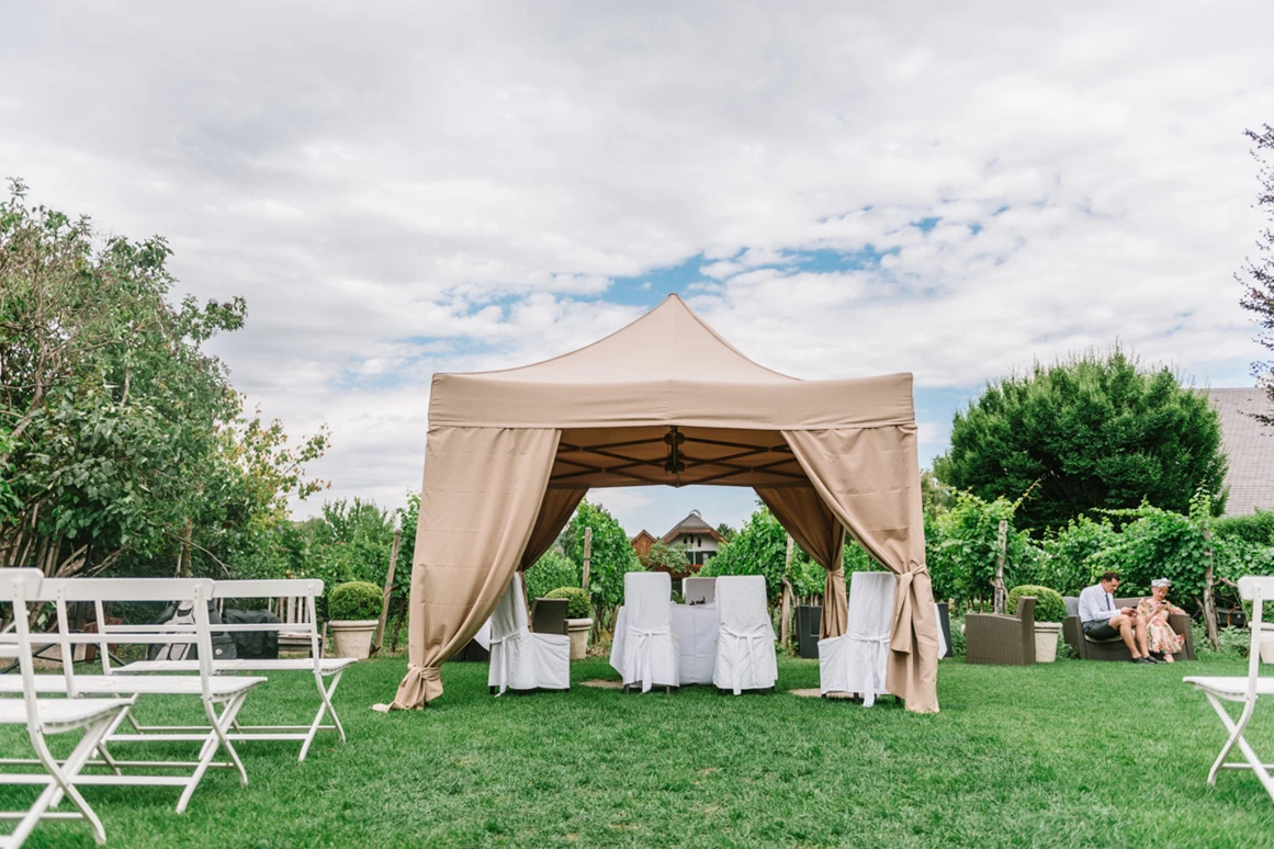 Hochzeit: Heiraten im Weingut Zimmermann in Klosterneuburg.
Foto © belleandsass.com - Weingut Zimmermann