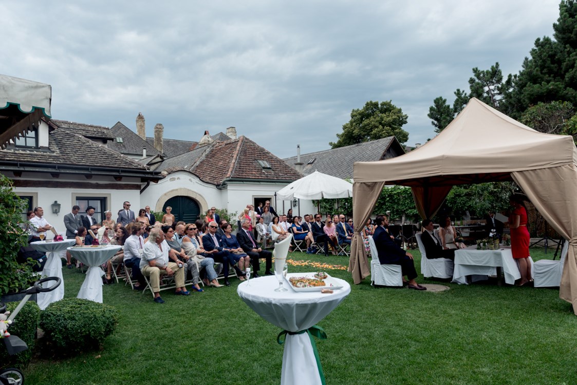 Hochzeit: Heiraten im Weingut Zimmermann in Klosterneuburg.
Foto © belleandsass.com - Weingut Zimmermann