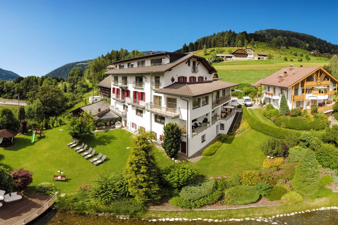 Hochzeit: Gartenanlage von Oben - Stadl/Hotel/Restaurant Alte Goste