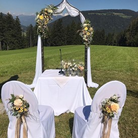 Hochzeit: Freie Hochzeit im Feld - Stadl/Hotel/Restaurant Alte Goste