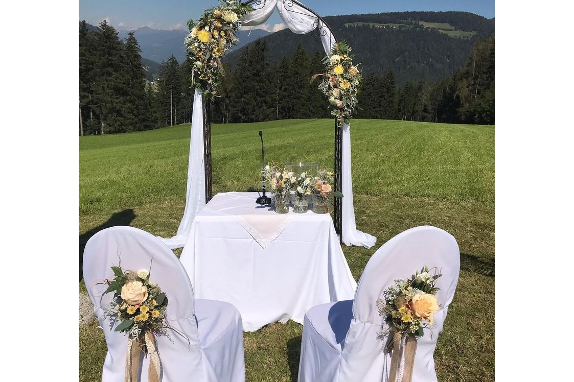 Hochzeit: Freie Hochzeit im Feld - Stadl/Hotel/Restaurant Alte Goste