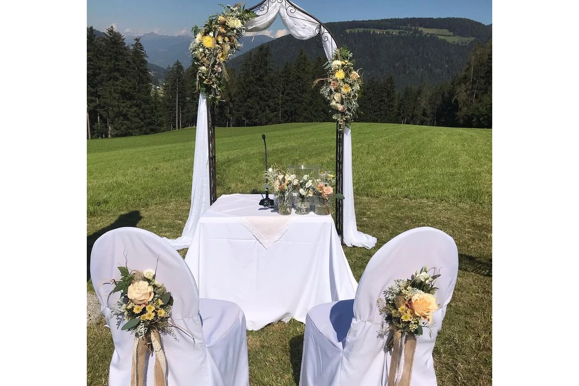 Hochzeit: Freie Hochzeit im Feld - Stadl/Hotel/Restaurant Alte Goste