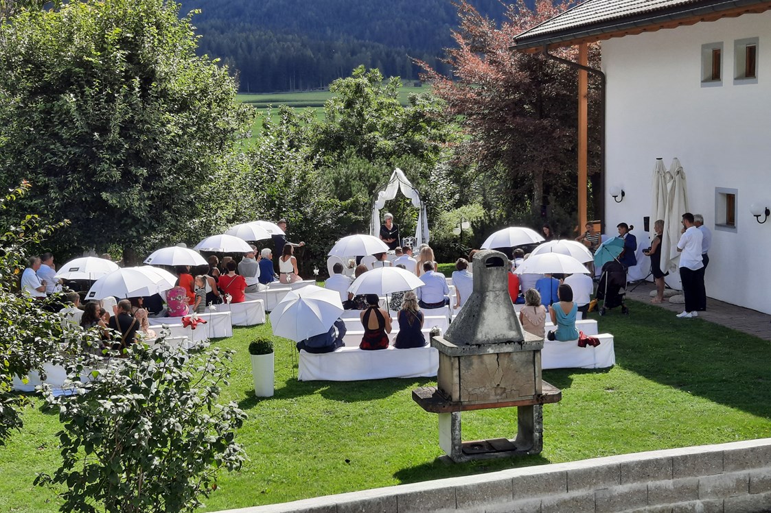 Hochzeit: Freie Hochzeit im Garten - Stadl/Hotel/Restaurant Alte Goste