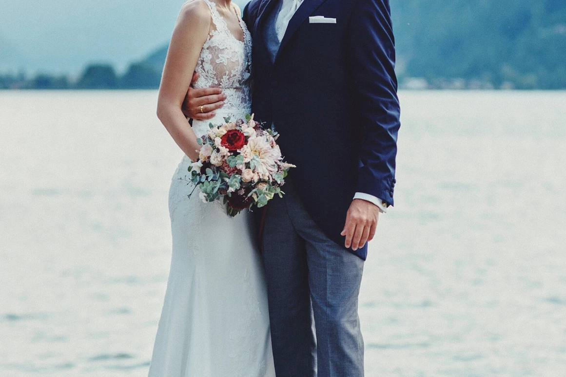 Hochzeitslocation: Ob Trauung am Schiff oder im Standesamt in Zell am See - nach der Trauung gehts mit dem Schiff direkt zur Anlegestelle vor den Toren des Seehotel Bellevue. - Seehotel Bellevue****s