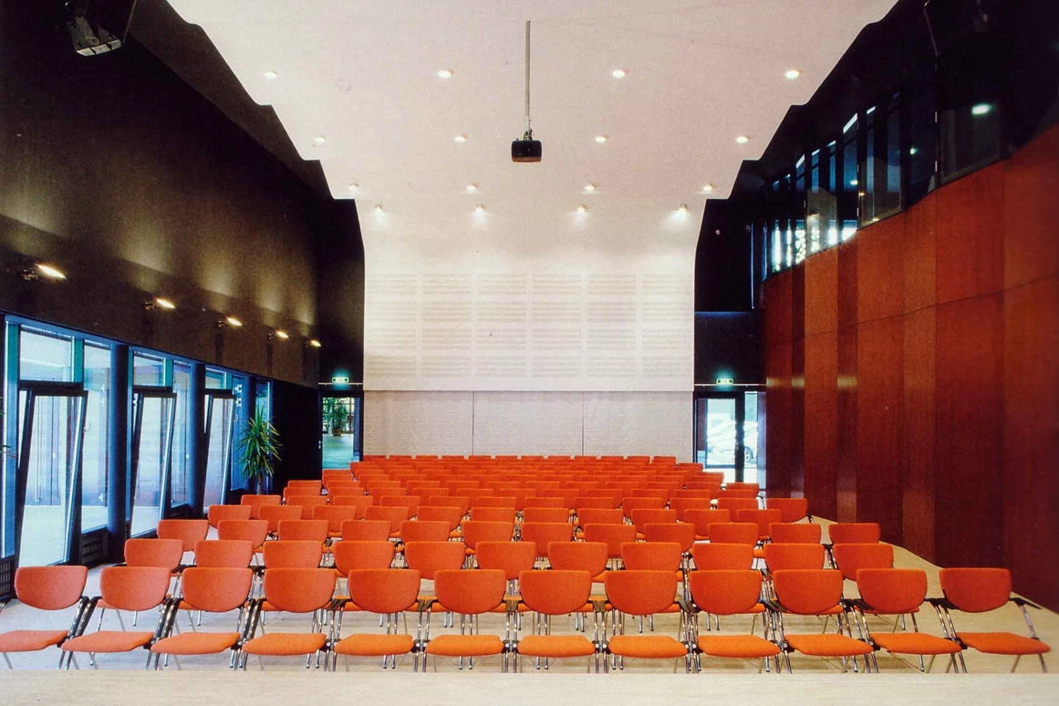 Hochzeit: Kultursaal Passail (Sitzordnung Kino in Richtung Bühne) - Kultursaal Passail