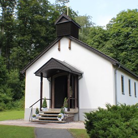Hochzeit: Kapelle Außenansicht - Waldhotel Schäferberg