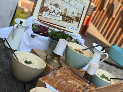 Mariage - Region Stuttgart - Salatbuffet - Burg Hohen Neuffen