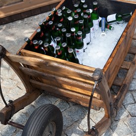 Hochzeit: Radlbock als Bier und Sektkühler für die Agape - Kienbauerhof