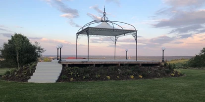 Wedding - PLZ 83562 (Deutschland) - Der Pavillon ist der perfekte Ort für eine freie Trauung oder auch für Sektempfänge. In unserem Park kann sowohl ein Zelt als auch eine mobile Bar aufgestellt werden.  - Gut Hellhof - Freie Trauungen mit Fernblick