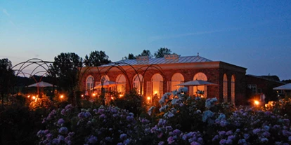 Wedding - PLZ 18119 (Deutschland) - Orangerie Groß Siemen im Abendlicht - Gut Gross Siemen