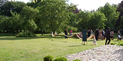 Wedding - PLZ 18119 (Deutschland) - Hochzeitsgesellschaft im Obstgarten - Gut Gross Siemen