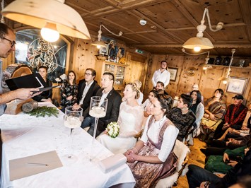 Berghotel Gerlosstein Angaben zu den Festsälen Zirbenstube - kleine Hochzeitstube