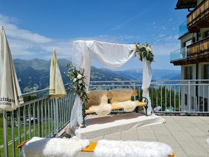 Hochzeit - Bezirk Schwaz - Terrasse mit Traubogen - Berghotel Gerlosstein