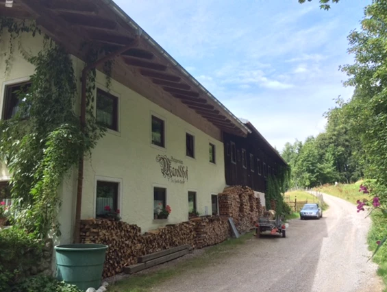 Hochzeit: Straßenseite - Bergpension Maroldhof