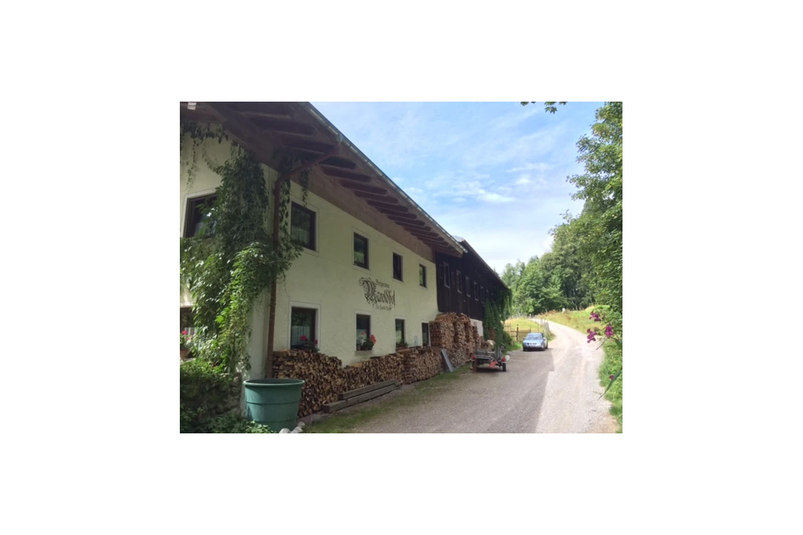 Hochzeit: Straßenseite - Bergpension Maroldhof