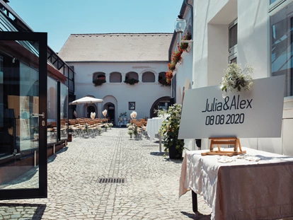 Wedding - Pottenbrunn - Trauung im malerischen Arkadeninnenhof - vierzigerhof