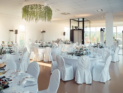 Wedding - Pottenbrunn - Tafel im Obergeschoss mit Platz bis zu 120 Personen - vierzigerhof