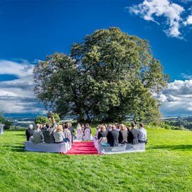 Hochzeit: Außenanlage Trauung - Hofgut Bergerhof